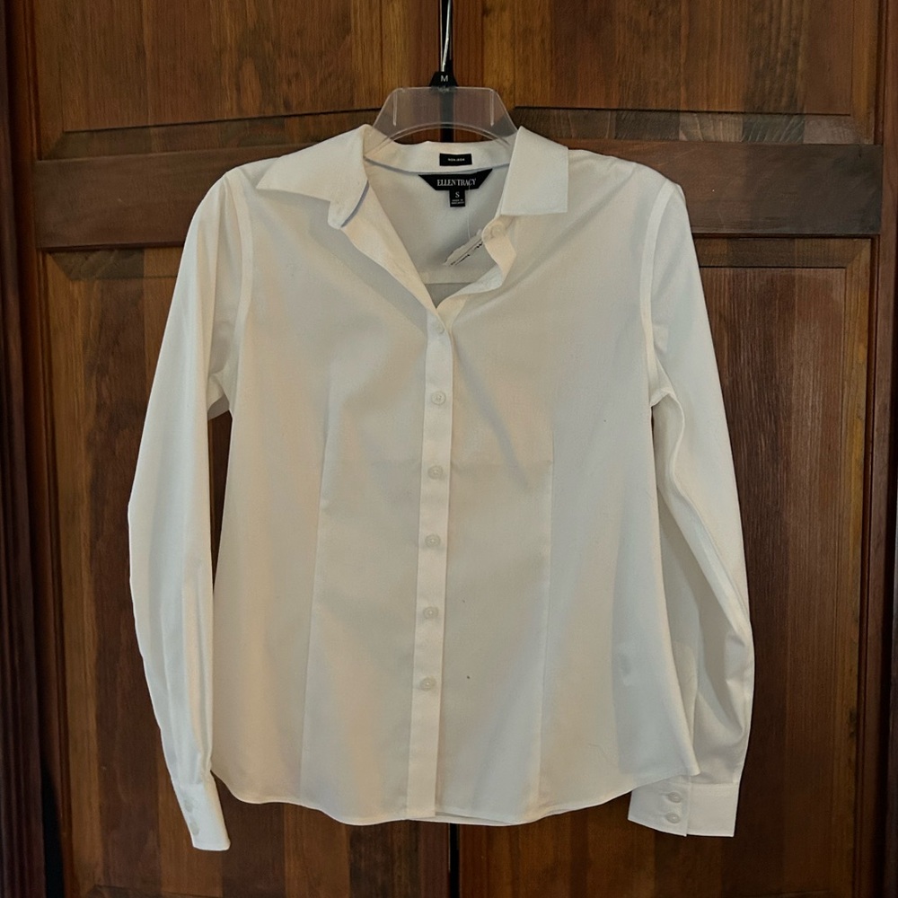 NWOT Ellen Tracy Small White Button up Long Sleeve Dress Shirt